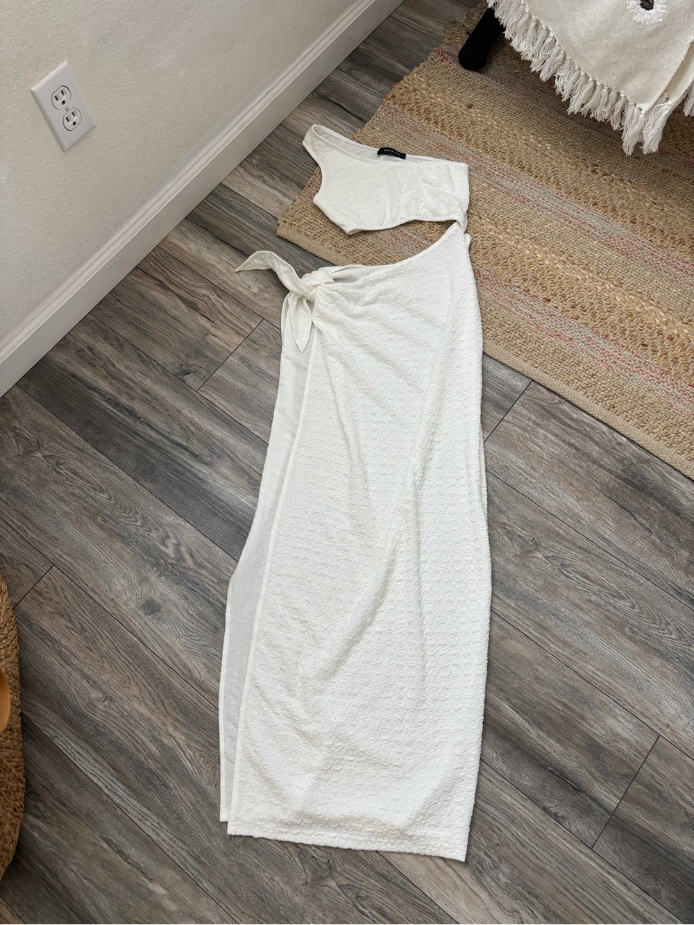 White Fox Boutique (S) One-Shoulder Cutout Maxi Dress with Side Tie